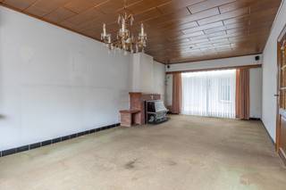 Op zoek naar een tof renovatieproject in Oosthoven? Twijfel dan niet om een bezichtiging aan te vragen! Deze te renoveren woning bestaat uit...