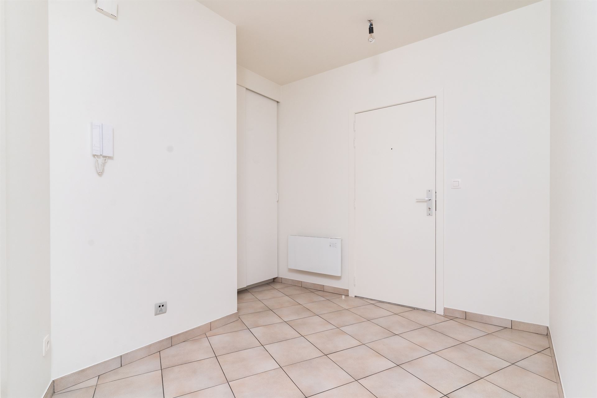 Lichtrijk 3 slpk appartement met balkon en autostaanplaats - foto 5