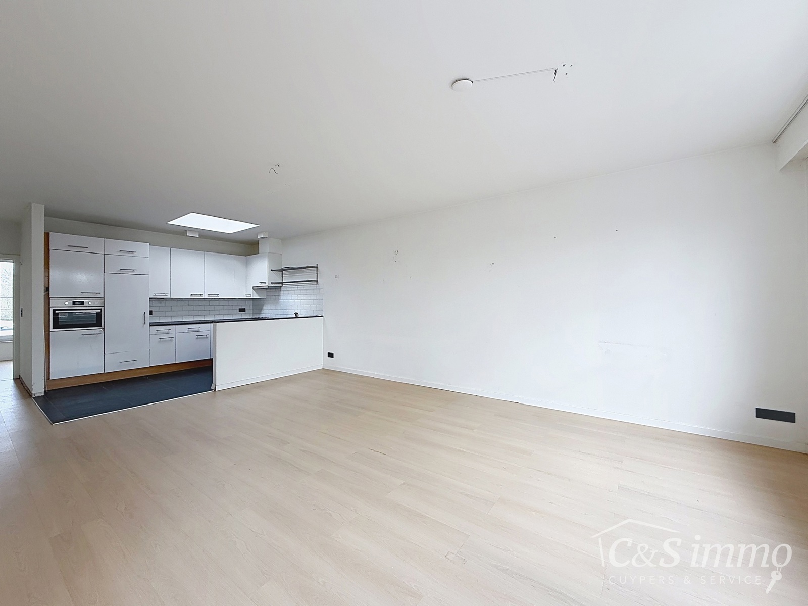 Vernieuwd 2-slaapkamer appartement  - foto 2