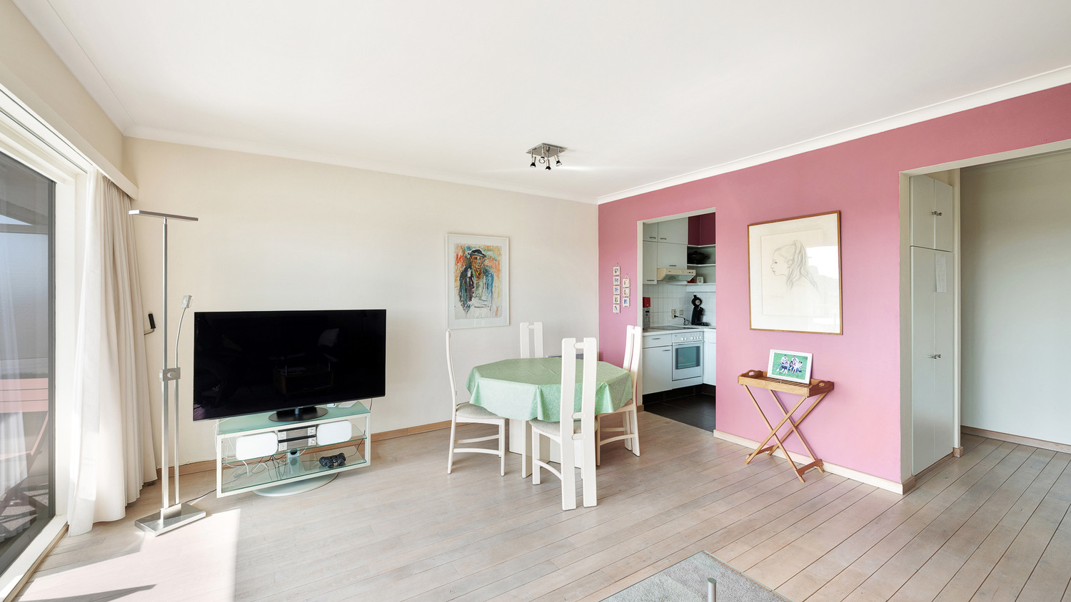 Zongericht ruim 2-slaapkamer appartement met prachtige zichten - foto 4
