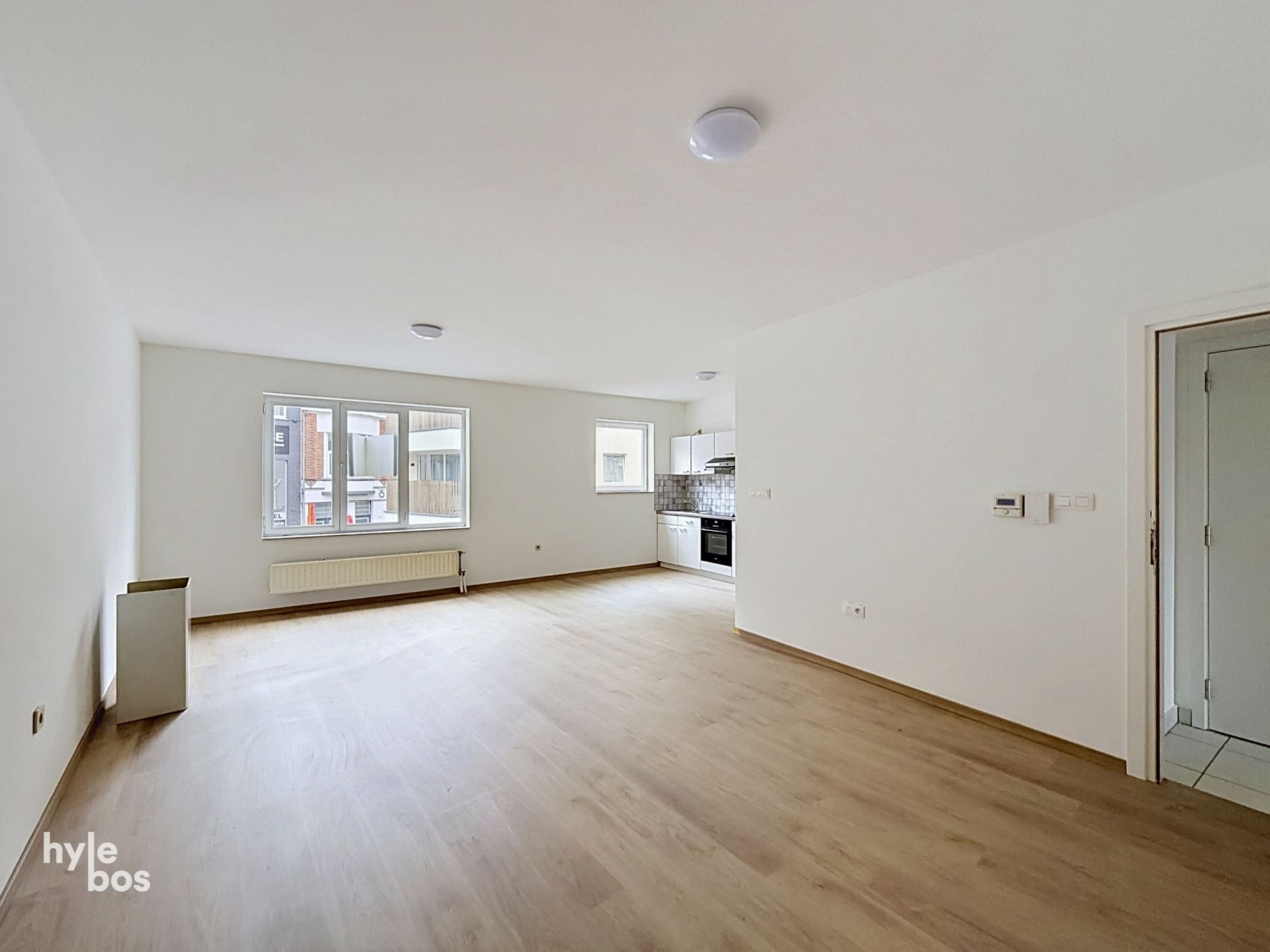 Apartment - photo 2