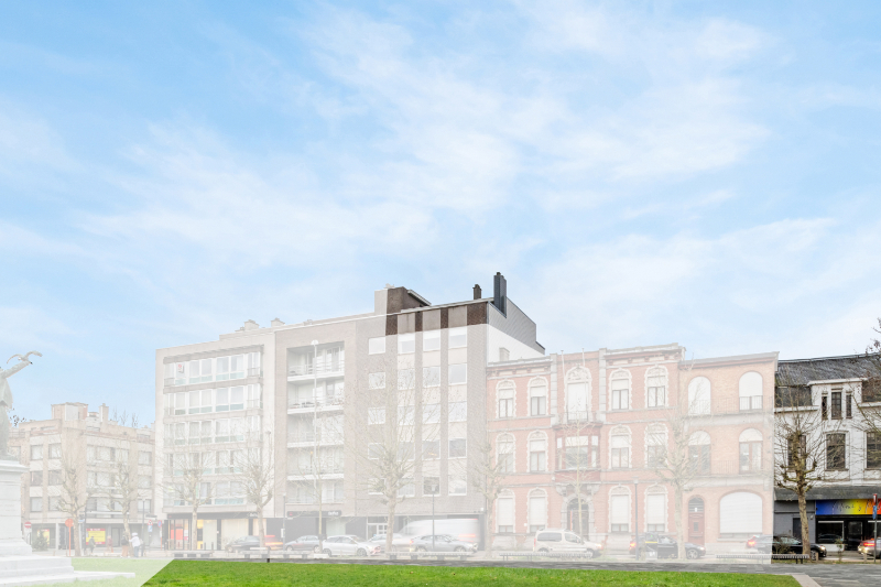 Roeselare-stadskern. PENTHOUSE op 6de verdieping aan het Coninckplein gelegen, met 2 slaapkamers, ochtendterras en avondterras. Een pareltje met unieke ligging ! - foto 2