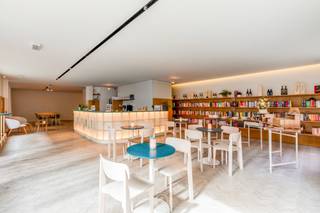 Commercial à louer à Saint-Nicolas