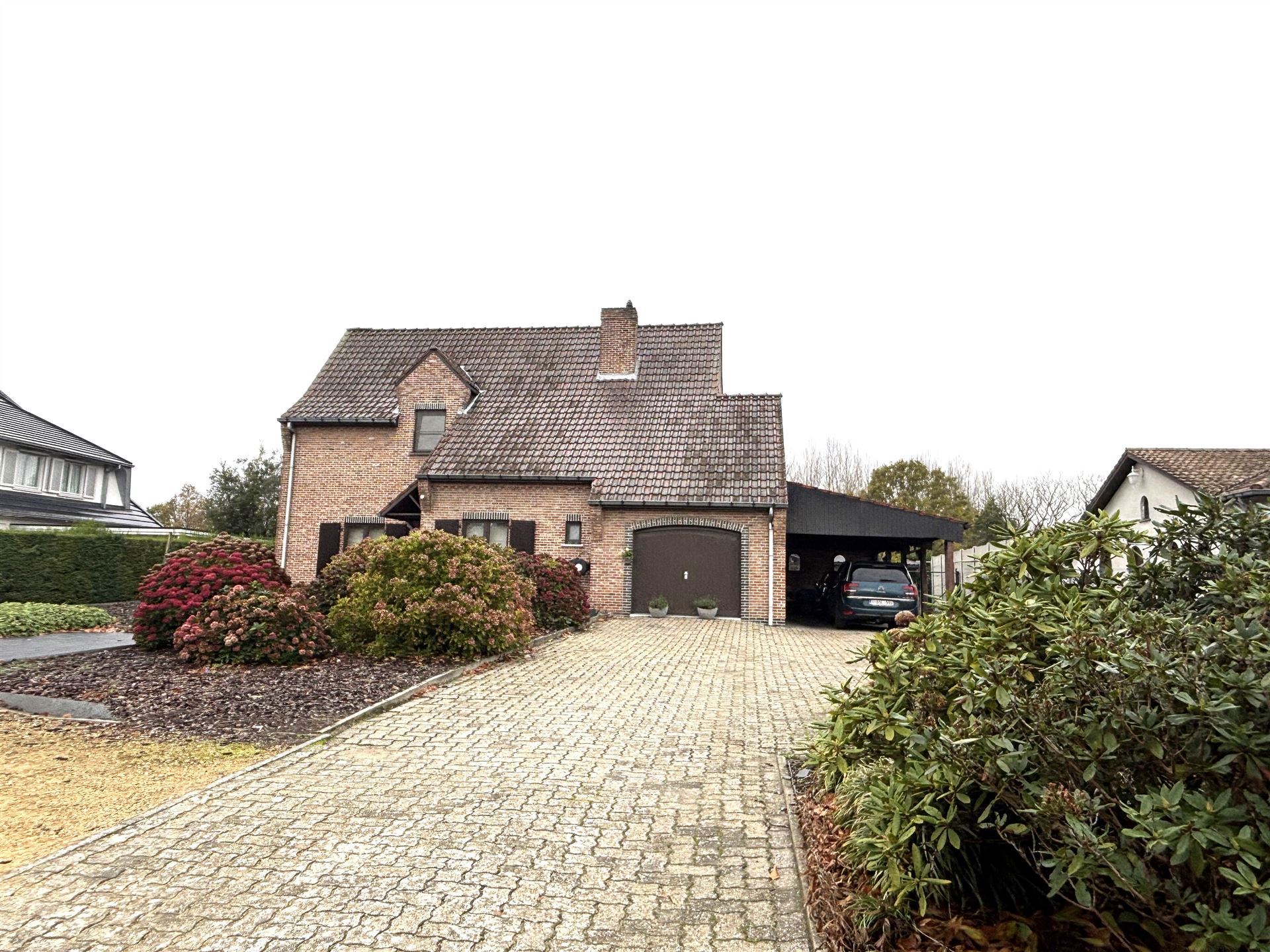 Villa met 3 slaapkamers, garage en tuin - foto 1