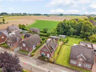 <p>FOR SALE: Solid detached house with plenty of potential!</p>
<p>This well-maintained home combines a practical layout, spacious rooms and a solid foundation with several recent technical upgrades.</p>
<p>LAYOUT:<br />Entrance hall, spacious living area and practical kitchen with adjoining laundry/storage room. Upstairs, the property features three spacious bedrooms and a bathroom.</p>
<p>In the garden, there is a separate garage as well as a newly built outbuilding offering many possibilities: tiny house, office space, professional practice, etc.</p>
<p>Thanks to the recently renewed windows, the condensing central heating boiler and the compliant electrical installation, this property already offers a strong foundation. With some refreshing works, you can turn this house into your ideal home.</p>
<p>What makes this property unique?<br />♦ solid detached house<br />♦ three spacious bedrooms<br />♦ recent windows with shutters<br />♦ condensing central heating boiler (2012)<br />♦ compliant electrical installation<br />♦ practical layout with laundry/storage room<br />♦ spacious living area<br />♦ property with lots of potential<br />♦ ideal foundation to renovate to your own taste</p>
<p>Interested in this property with many possibilities?<br />Contact us today: charlotte@immobeguin.be</p>