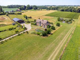 Gelegen in het hart van de wijngaard Coteaux des Avelines in Villers-la-Ville biedt deze uitzonderlijke villa van 300 m² een hoogwaardige coliving...
