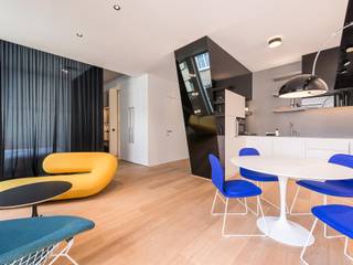 Gelegen in het hart van de wijk Gulden Vlies, op de vierde verdieping van een gebouw ontworpen door het internationale architectenbureau "UNStudio"...