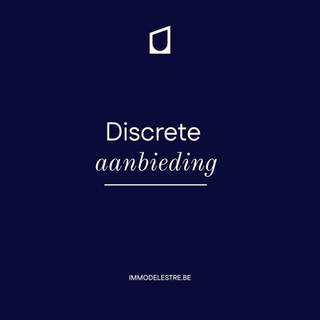 Op een absolute toplocatie, pal aan het station van Brugge, bieden wij u een indrukwekkende kantooroppervlakte aan op Stationsplein. Dit moderne en...