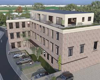 <strong>Mogelijkheid tot aankoop aan 6% BTW tarief!</strong><br /><br />Dit appartement is gelegen in 'Residentie D'oude Melkerij' en bevindt zich op de eerste verdieping.<br />Het appartement heeft een bijhorende parkeerplaats en terras.<br />De bewoonbare oppervlakte bedraagt 96 m².<br />Budgetten zijn voorzien zodat de koper keuzemogelijkheid heeft om het appartement in te richten naar eigen smaak.<br /><br />Indeling: inkomhal - gastentoilet - woonkamer - bureelhoek - open keuken - berging (afvoer wasmachine voorzien) - 1 slaapkamer - badkamer (douche, lavabomeubel).<br /><br />Algemeen:<br />- Energiezuinig<br />- Vloerverwarming op warmtepomp<br />- Individuele waterteller<br />- Gemeenschappelijk groendak terras met ver zicht<br />- Overdekte fietsenberging<br />- Dichtbij het centrum<br />- Afbeeldingen zijn illustratief<br />- Opleveringsdatum eind 2026