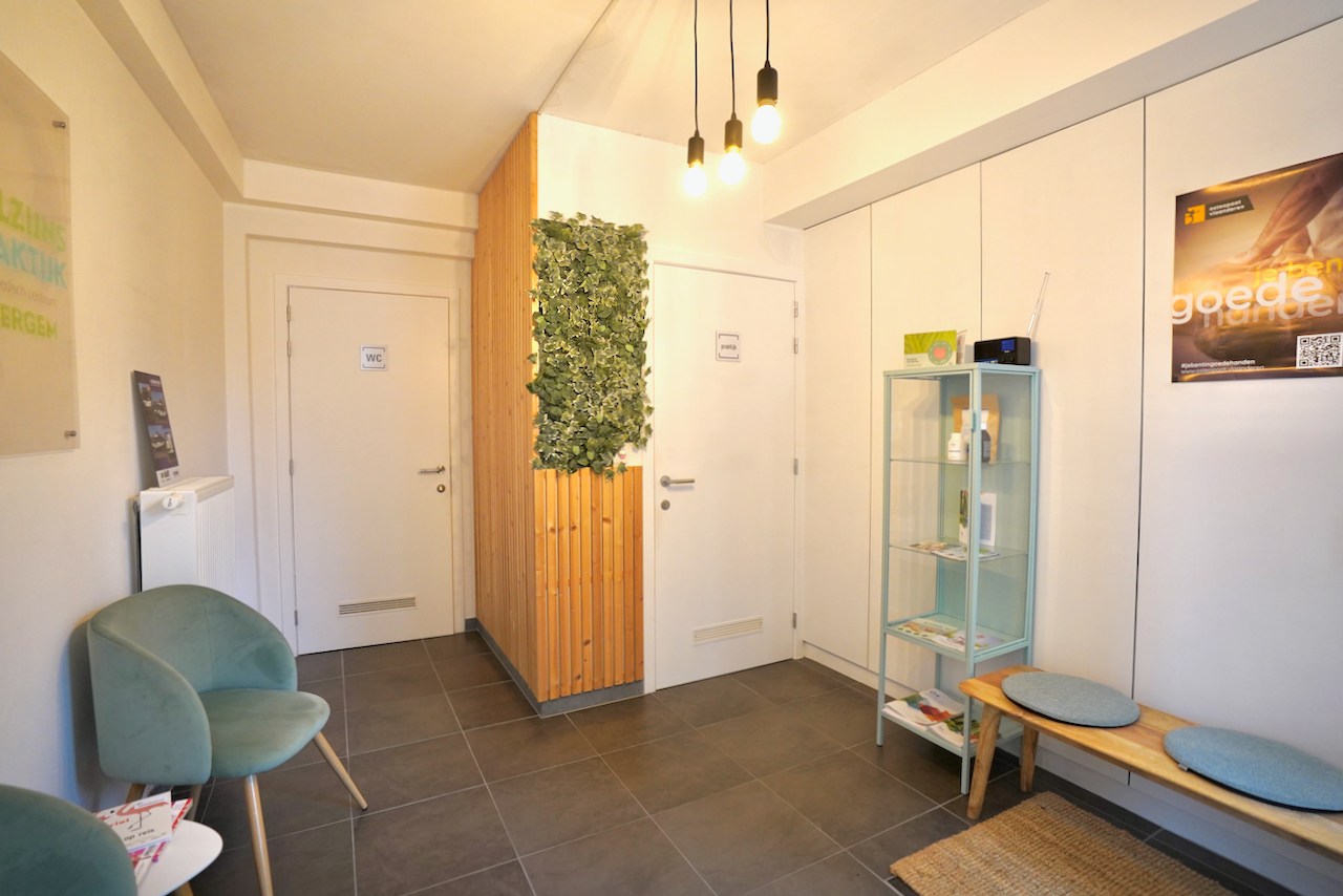 Zeer goed gelegen handelsruimte te CENTRUM EVERGEM ! - foto 4