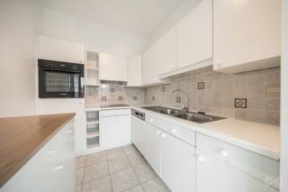 Info: bruxelles.ouest@weinvest.be or 02 315 77 22 | Located in a green and pleasant setting, this two-bedroom apartment impresses with its...