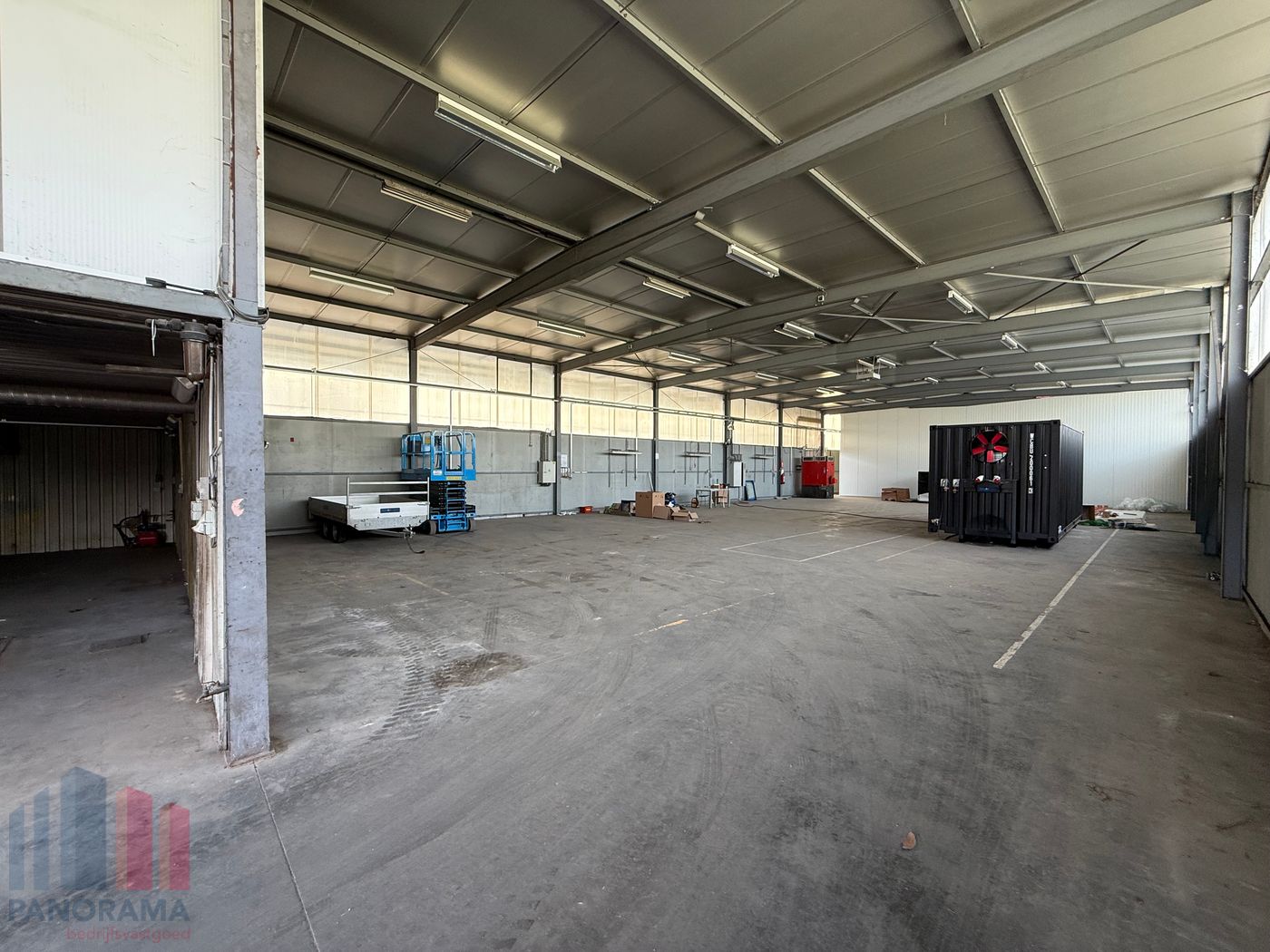 ​​​​​​​UITSTEKEND GELEGEN MAGAZIJN VAN 560 m² VLAKBIJ DE E17 - foto 5