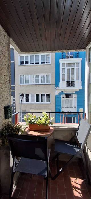 Sfeervol 2-slaapkamer appartement, gelegen op de eerste verdieping van een gebouw met 5 appartementen in de Belle Epoque wijk. Indeling:...