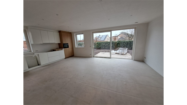 Een gelijkvloers nieuwbouwappartement met terras - foto 3