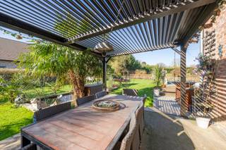 We Invest - Située à Petit-Enghien, à la limite de Rebecq, cette charmante villa datant de 2006 offre un cadre de vie paisible et verdoyant tout...