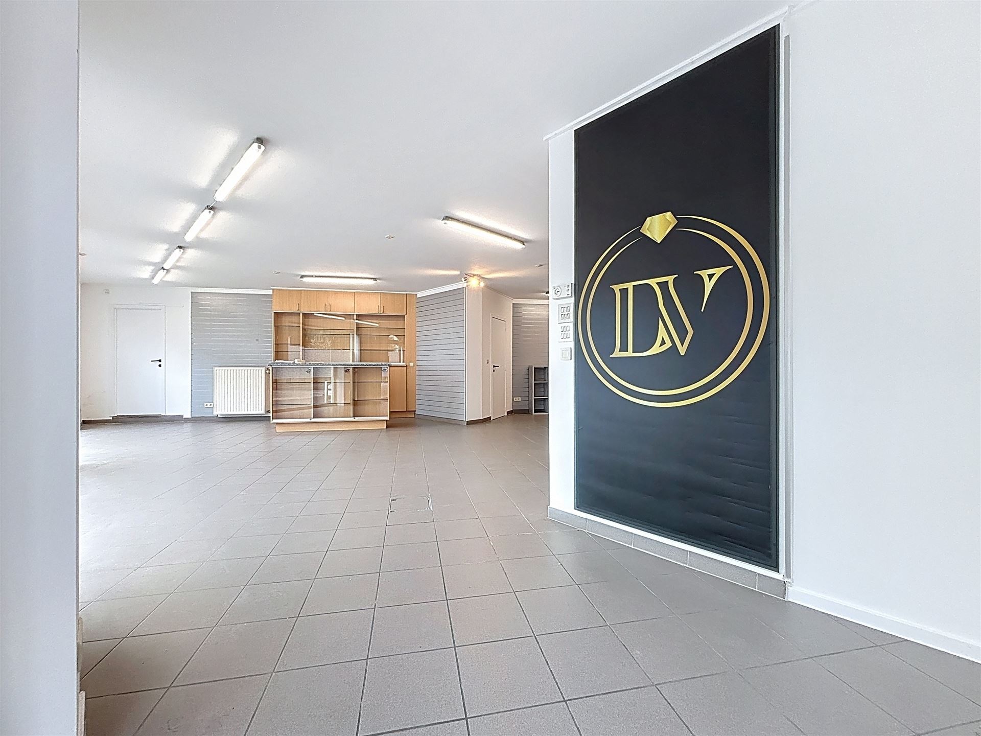 Commercial for rent in Ypres - photo 4