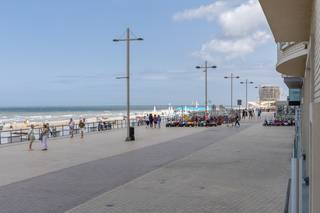 Bent u op zoek naar een zorgeloos appartement aan zee, waar grote kosten reeds achter de rug zijn? Dan is dit gelijkvloers appartement op de...
