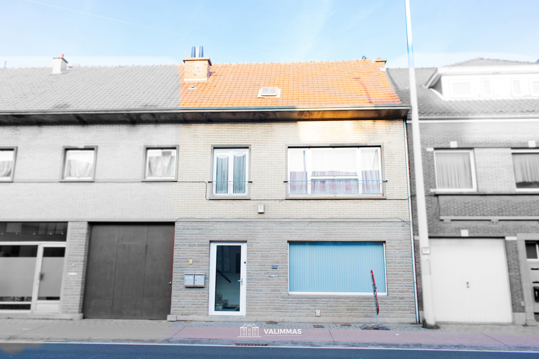 Een commercieel gelegen kantoor- of praktijkruimte + garage - foto 1