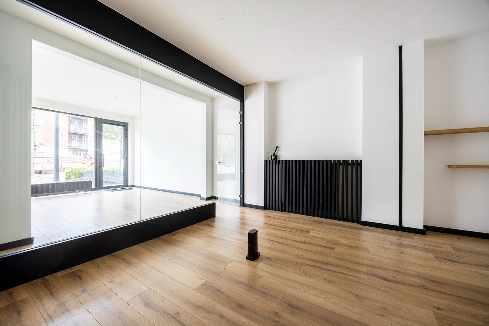 Handelsgelijkvloers/kantoor 61m² te Borgerhout! - foto 5