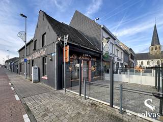 Op een zichtbare en centrale ligging in Ursel bevindt zich Brasserie La Belle Vue, een gekende horecazaak met een sterke lokale naam.De zaak beschikt...