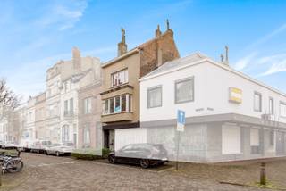 Bent u op zoek naar een instapklare woning in het hart van Oostende? Deze volledig vernieuwde rijwoning in het populaire Westerkwartier...