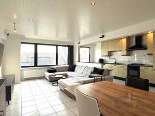 Dit instapklare en perfect onderhouden appartement straalt frisheid en comfort uit. Gelegen op 50 meter van de spuikom en 10 minuten stappen van...