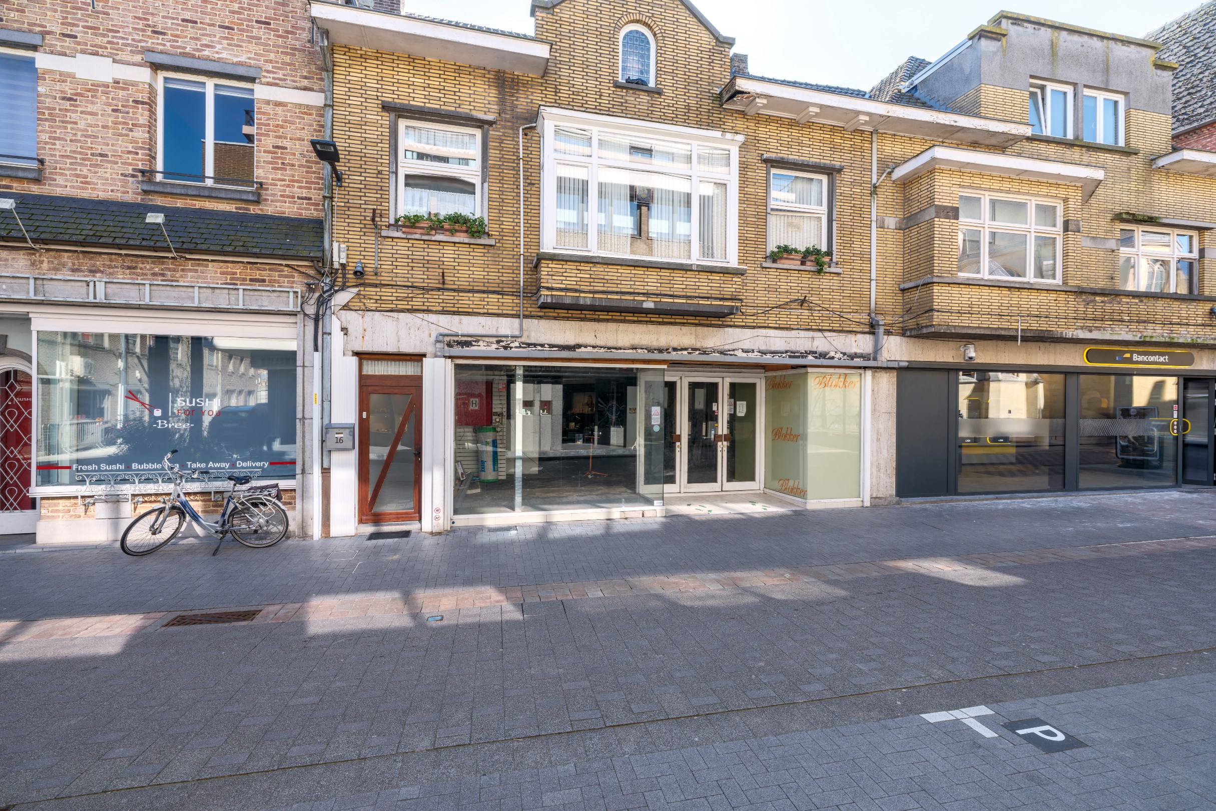 Ideaal gelegen handelspand van 667m² gelegen op een toplocatie in Bree. - foto 1