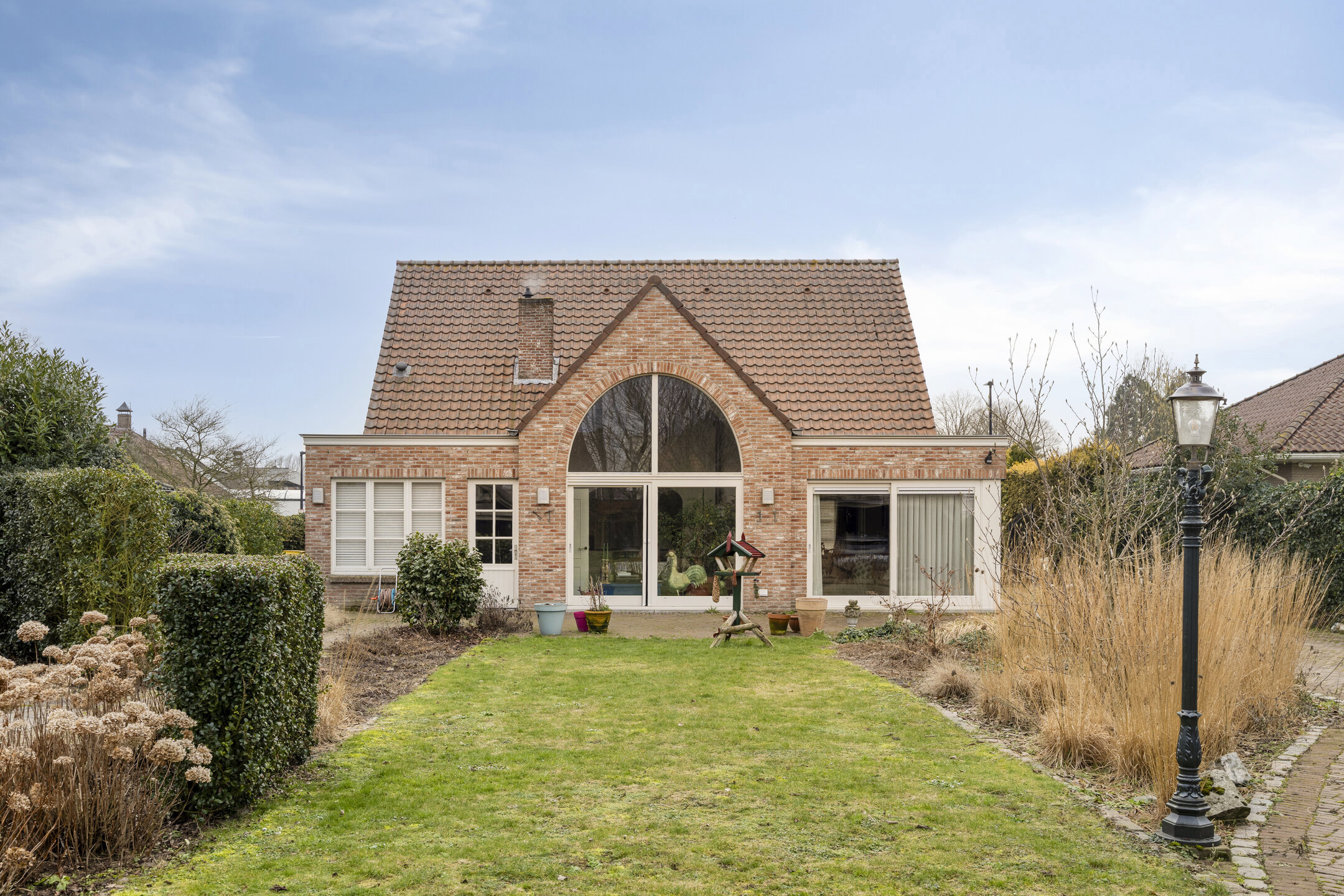 Ruime woning met gelijkvloerse slaapkamer en prachtige tuin - foto 3