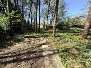Ontdek deze rustig gelegen bouwgrond van 1.182 m² in een groene, residentiële wijk te Sint-Antonius (Zoersel), ideaal voor wie op zoek is naar...