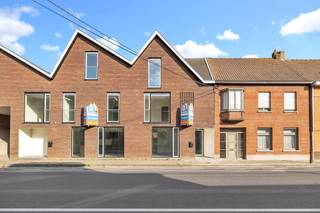 Voor meer info of een bezoek, bel 054 69 39 39 - Deze nieuwbouwwoning maakt deel uit van een project van 5 nieuwbouwwoningen. Geen casco...