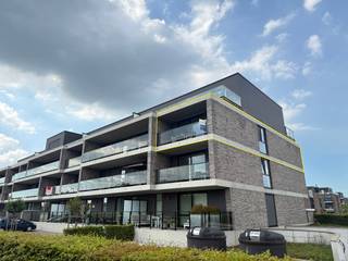 Dit prachtig appartement vinden we terug op de tweede verdieping van residentie De Barge in Aalter. Het appartement is bereikbaar met de trap of...