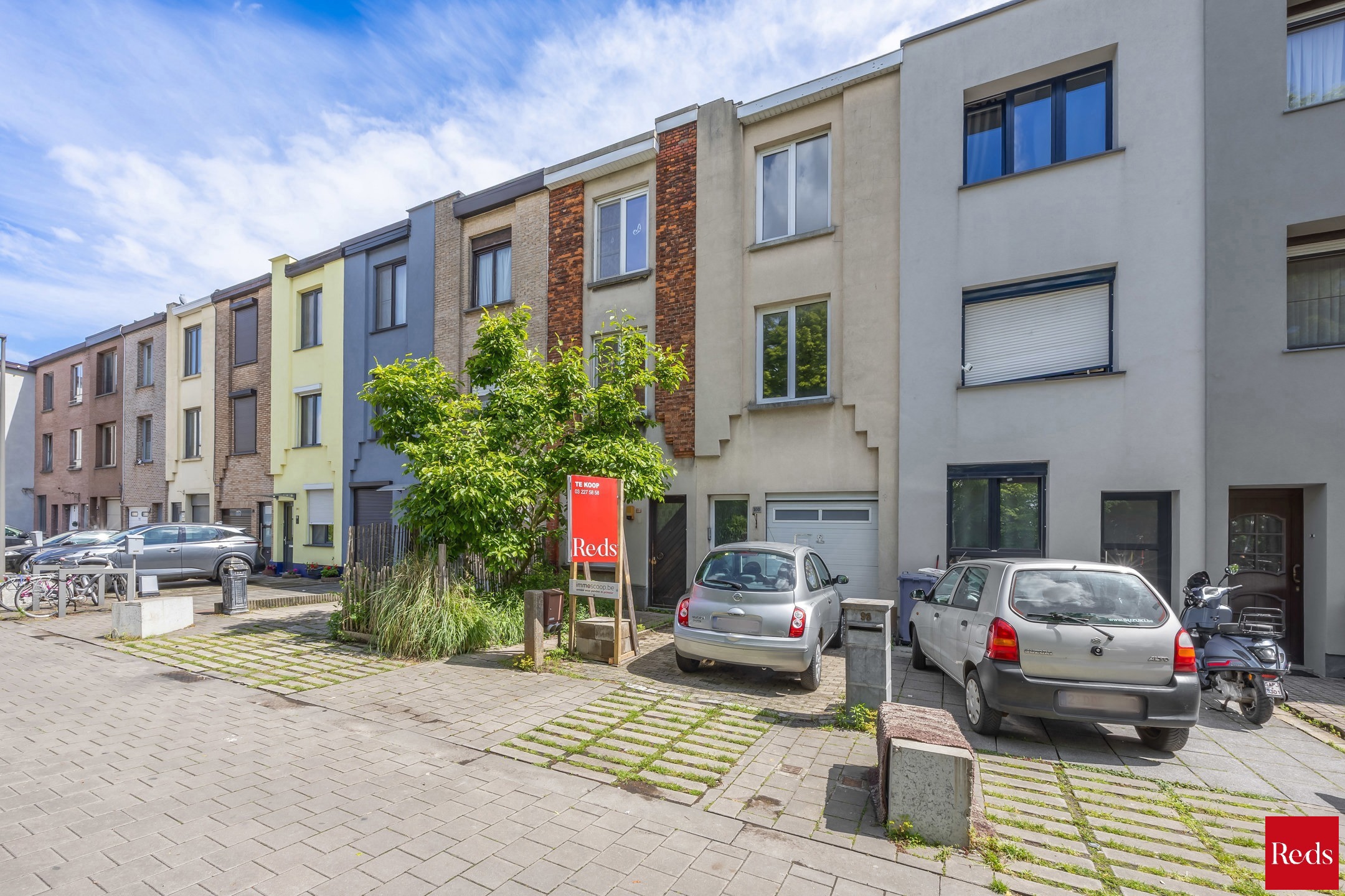 te renoveren woning met 3 ruime slaapkamers , garage en tuin - foto 1