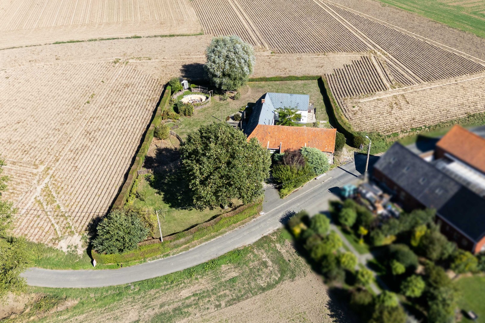 Charmante hoevewoning tussen de velden op 2.039m2 - foto 1