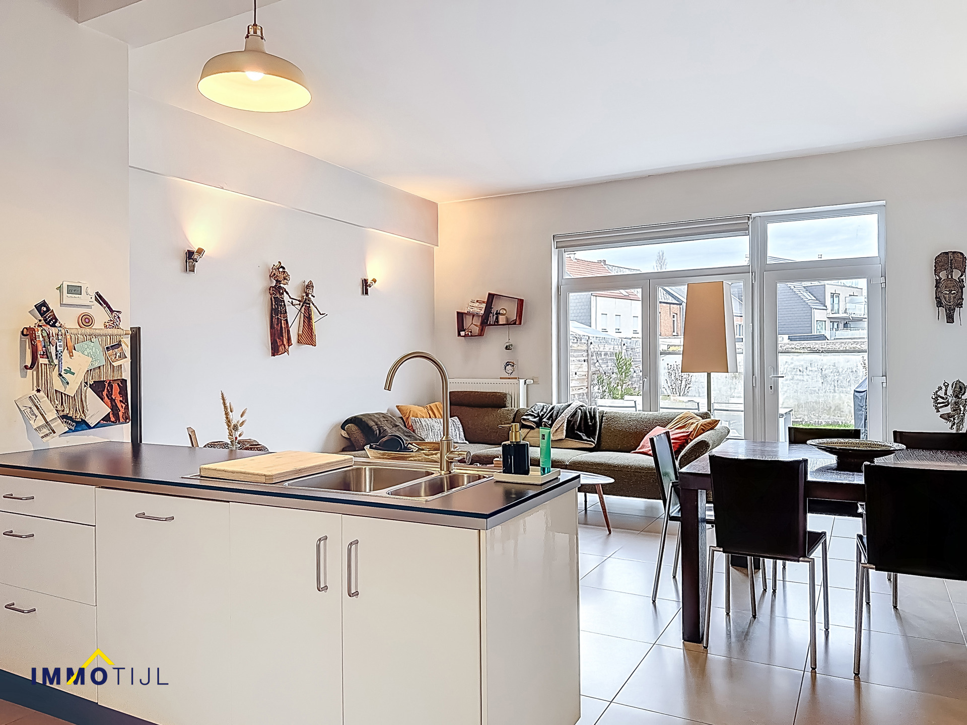 Modern gelijkvloers appartement met 2 staanplaatsen! - foto 2