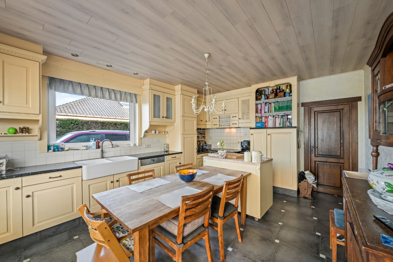 Instapklare woning met 4 slaapkamers, garage en tuin in Sint-Eloois-Winkel (Ledegem) - foto 5