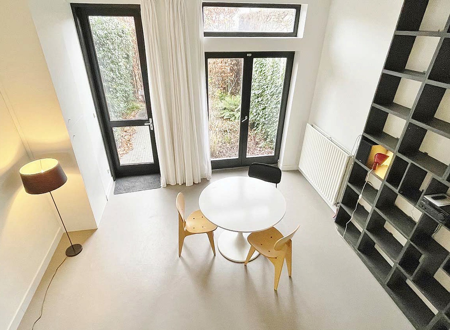 GEZELLIGE, INSTAPKLARE STADSWONING MET 3 SLPKS EN EEN CHARMANT STADSTUINTJE - foto 4