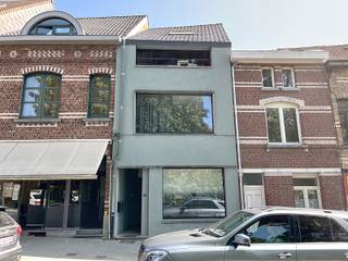 Bekijk het 360° virtuele bezoek op www.living-stone.be en plan er uw bezoek in.Ruime duplex met 1 slaapkamer en tuin in het centrum van Dilbeek.1e...