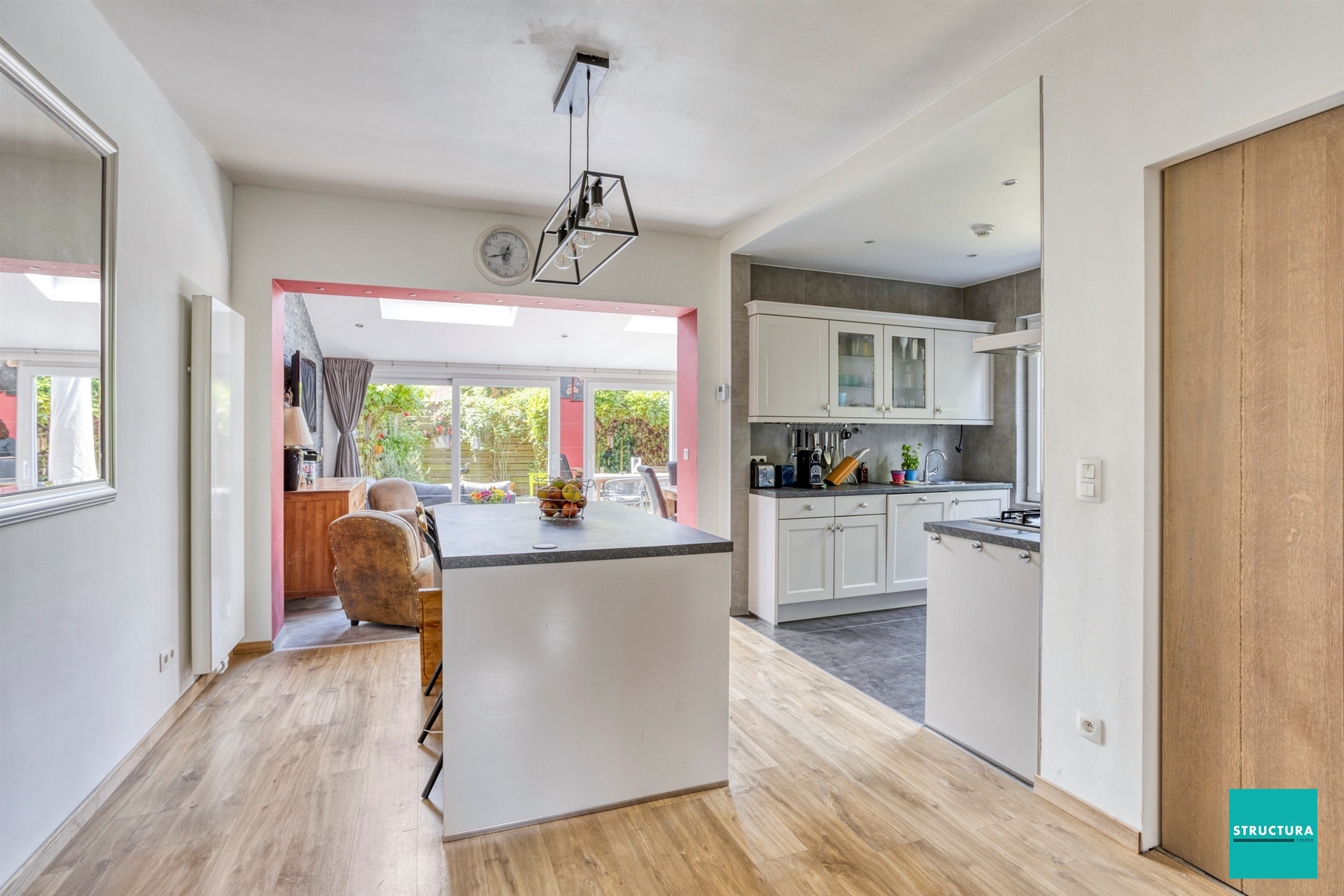 Maison rénovée de 3 chambres avec jardin orienté au sud-ouest - photo 4