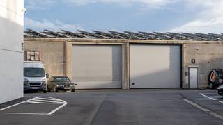 Magazijn van 200 m² te huur in Poperinge. Het magazijn is gelegen aan de poort van Poperinge en geniet daardoor van een prima ontsluiting...