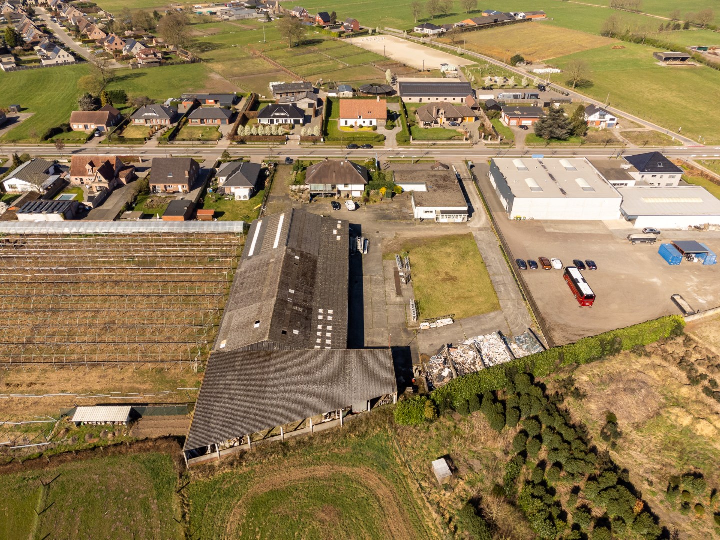 Toonzaal met burelen, magazijn en loods op A-locatie! - foto 4
