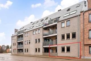 Instapklaar gelijkvloers appartement in het centrum van Beerzel.In het hart van Beerzel vindt u dit recent en instapklaar gelijkvloers appartement,...