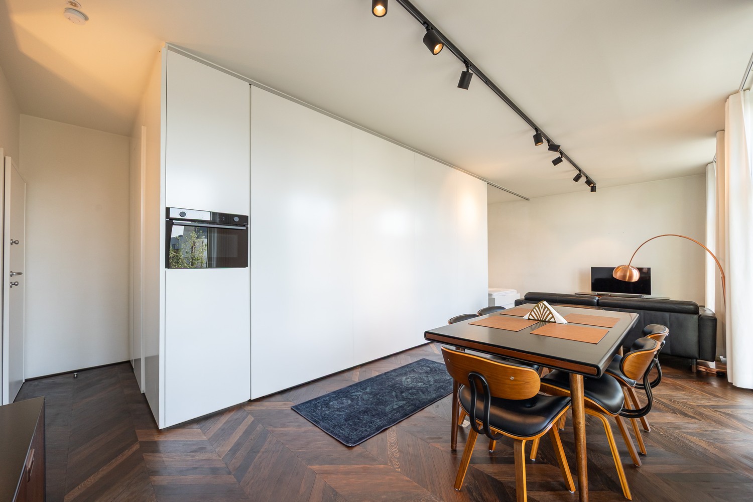 Instapklaar gemeubeld appartement met ruim terras in hartje Antwerpen - foto 5
