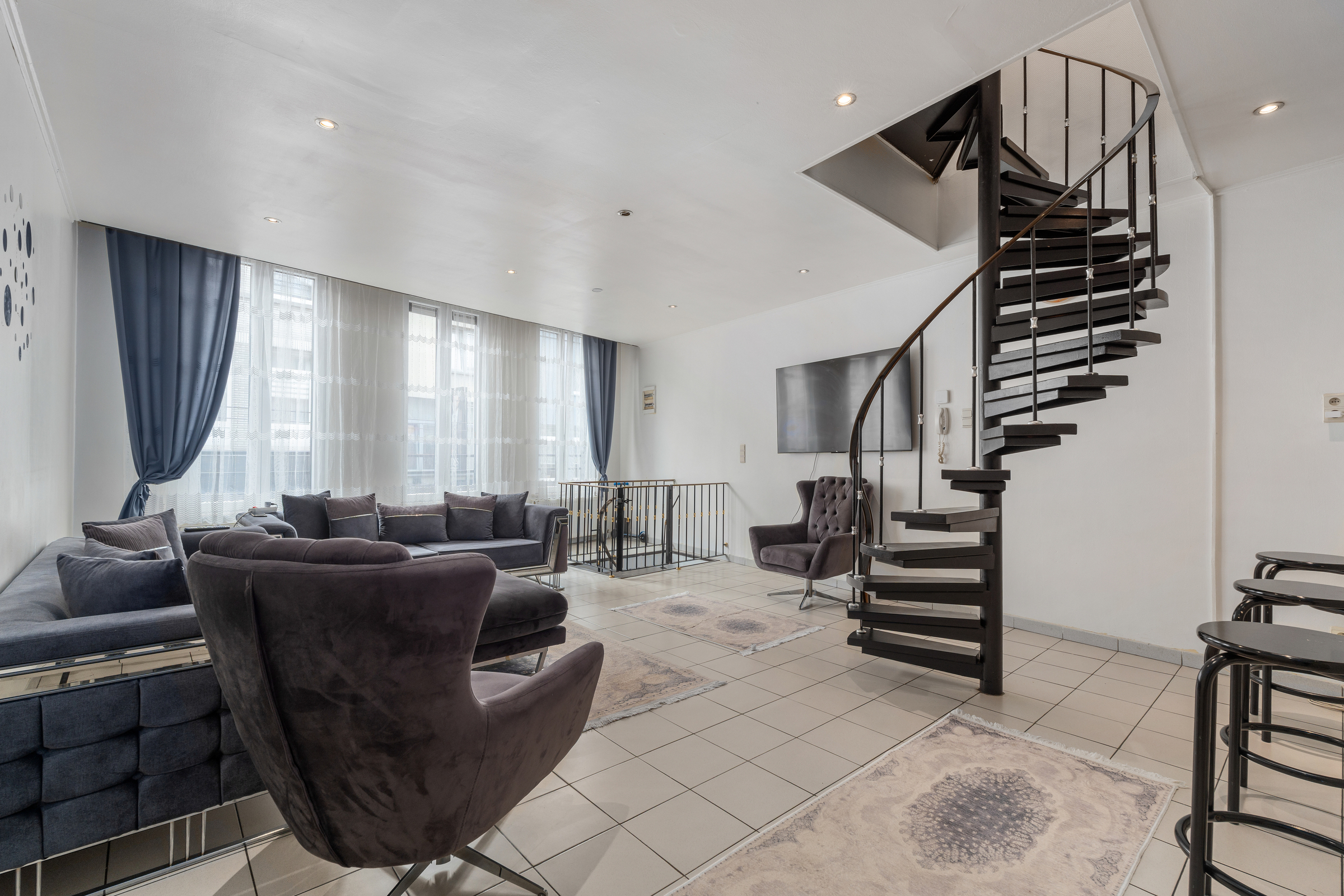 Commercial for sale in Ghent with 2 bedrooms - photo 4