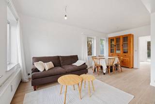 Prachtig gerenoveerd appartement te huur in Tervuren . Volledig op het gelijkvloers gelegen. Inkomhal (3m²), woonkamer (23m²), eetkamer...