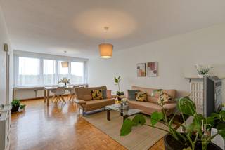 Geniet elke dag van het prachtige uitzicht over de stad! Dit instapklare appartement met 2 slaapkamers biedt een lichte leefruimte op parket,...