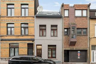 Cette maison est située au cœur de Kiel, un quartier dynamique offrant un équilibre parfait entre accessibilité et loisirs. Parcs...