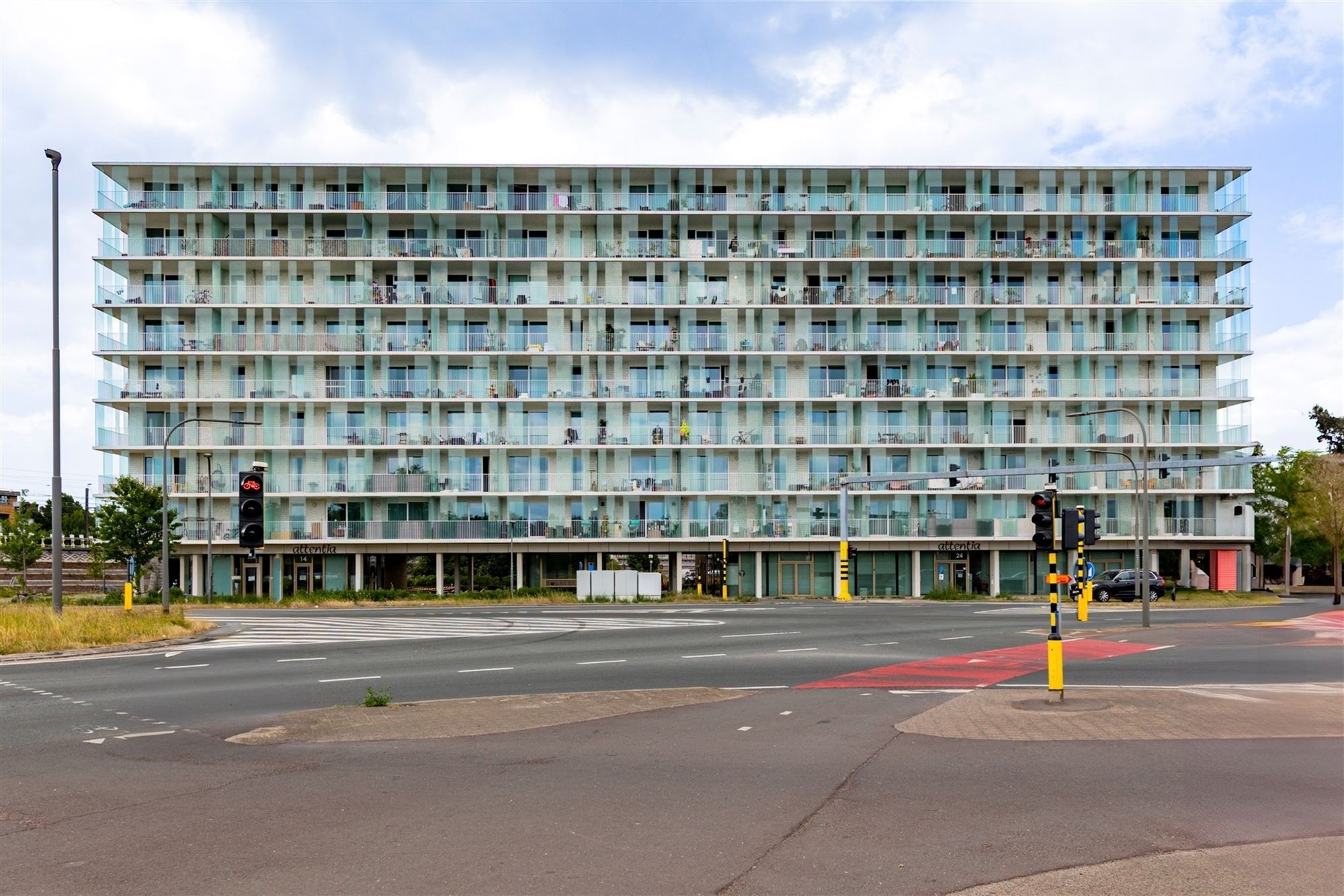 Strak 2- slaapkamer appartement met mooi uitzicht - foto 2