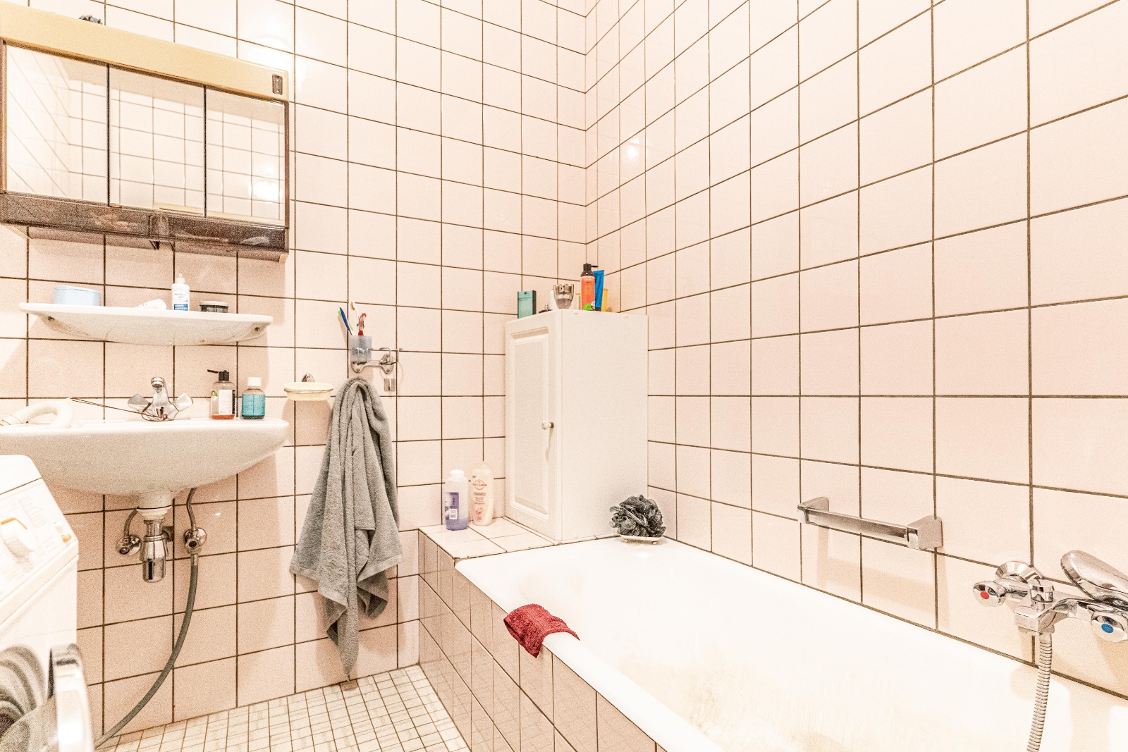 Mooi appartement met drie slaapkamers op 3e verdiep - foto 4