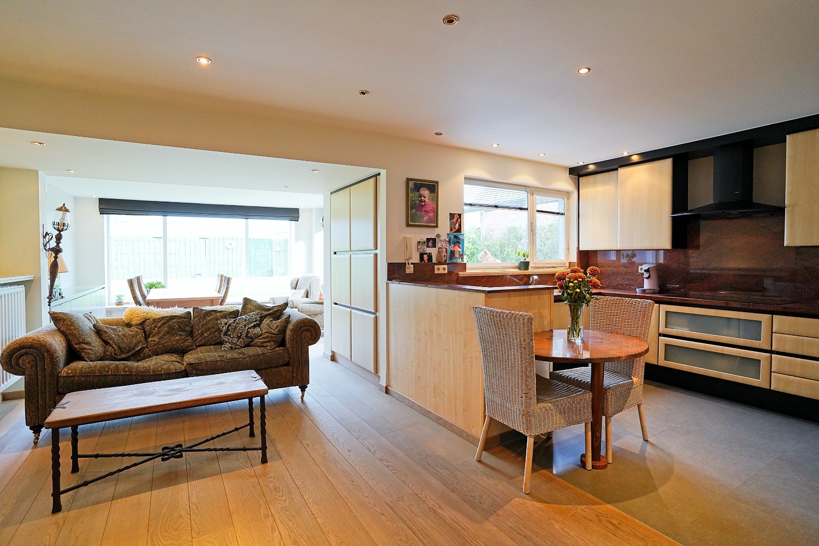 Gelijkvloers appartement met ruime tuin en hoogwaardige afwerking in het hart van Opstal - photo 3