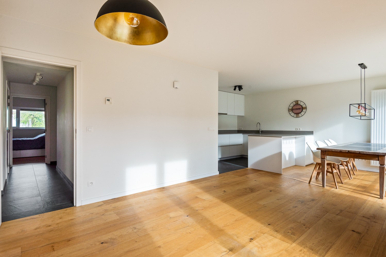 Instapklaar gelijkvloersappartement met 3 slaapkamers en een tuin in Wijnegem! - foto 2